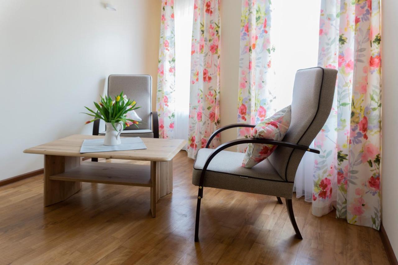 Penzion Ruze Benesov nad Ploucnici Ngoại thất bức ảnh