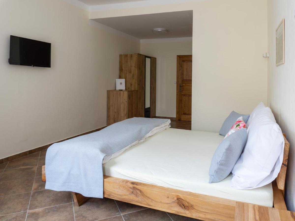Penzion Ruze Benesov nad Ploucnici Ngoại thất bức ảnh