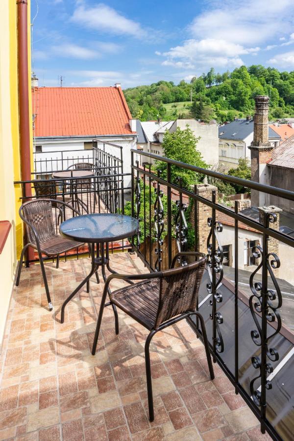 Penzion Ruze Benesov nad Ploucnici Ngoại thất bức ảnh
